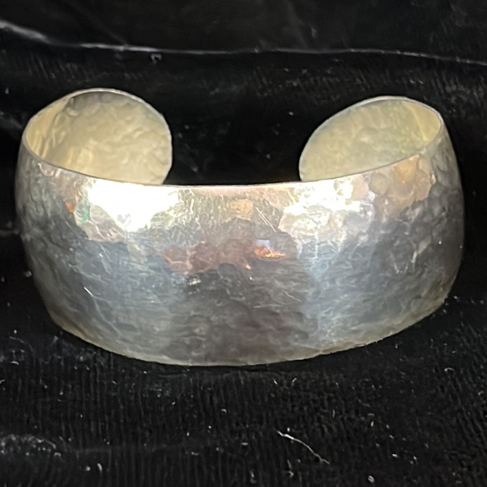Beautiful Hammered Sterling Cuff Bracelet - Picture 4 of 8